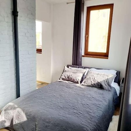 Cozy Apartment Near City Center Bukarest Eksteriør billede